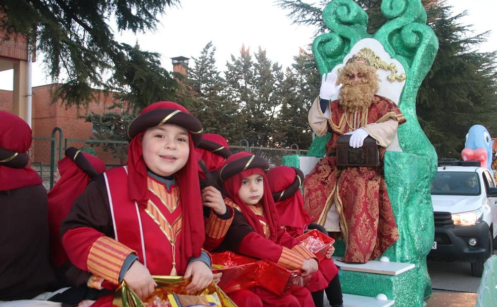 Los Reyes Magos visitan los belenes vivientes de Cuéllar