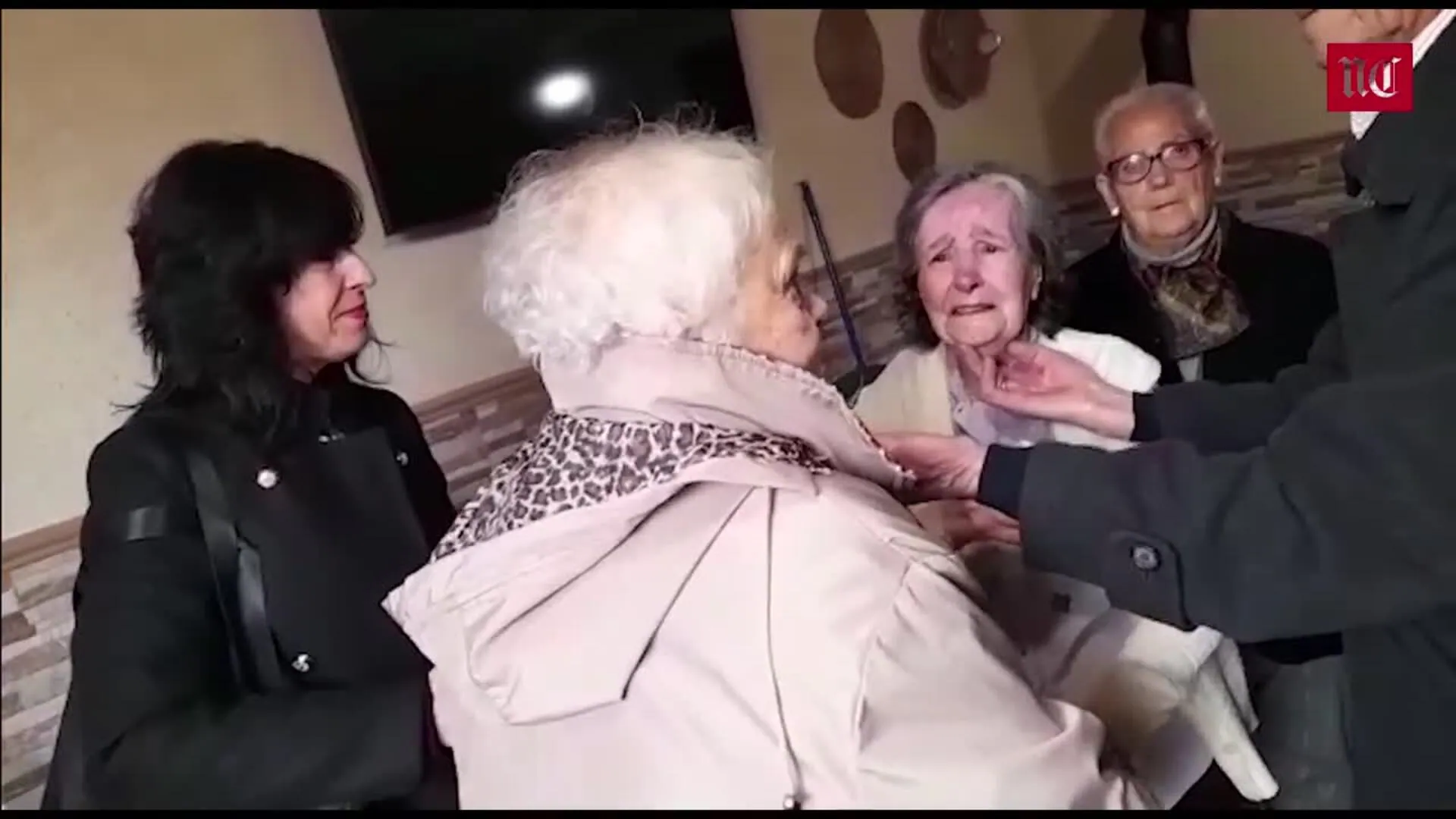 Una mujer de 89 años se reencuentra en Bobadilla del Campo (Valladolid) con sus tres hermanos, a los que no conocía