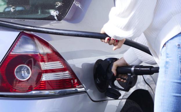 Los combustibles se encarecen entre 1 y 5 céntimos por litro