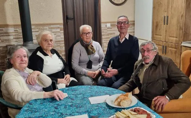 Una familia como regalo de Navidad para una mujer de 89 años