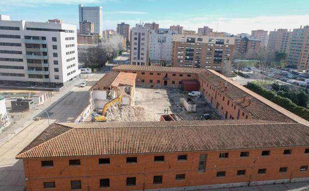 Las máquinas reducen a escombros la comisaría de Las Eras sin fecha para la futura Jefatura