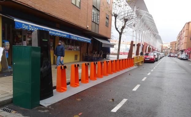 El Ayuntamiento calcula que los aparcabicis de préstamo han suprimido 129 plazas para coches