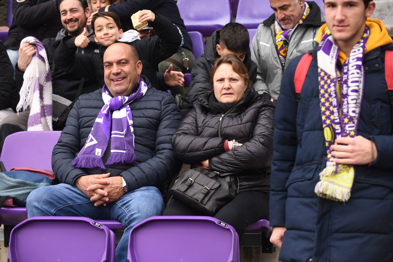 Búscate en la grada del Real Valladolid-Rayo Vallecano (2/4)