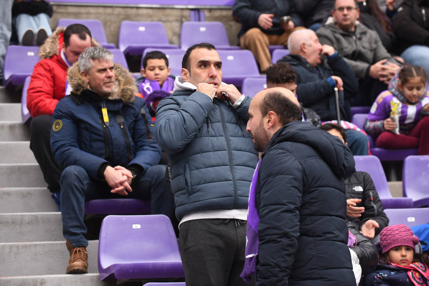 Búscate en la grada del Real Valladolid-Rayo Vallecano (3/4)
