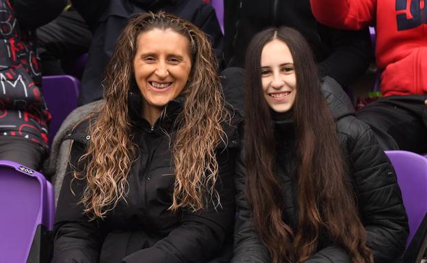 Búscate en las fotos de la grada del Real Valladolid-Rayo Vallecano