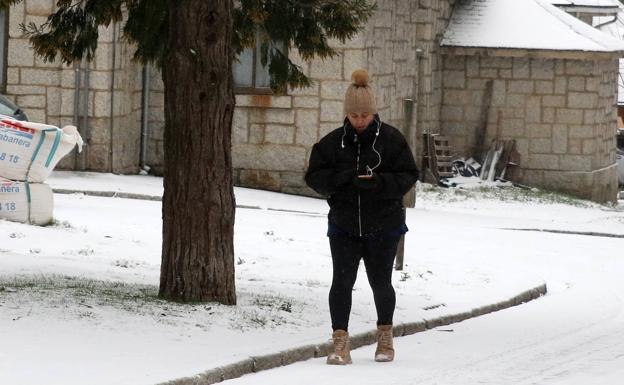 La nieve deja sin clase a 35 alumnos de Valsaín, Sepúlveda y Ayllón