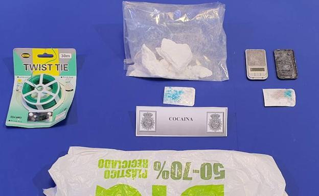La Fiscalía pide cinco años de cárcel para un conductor por ocultar 99 gramos de cocaína