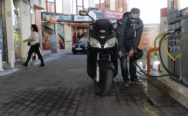 El precio mínimo y máximo del combustible apenas varía en las gasolineras de Valladolid