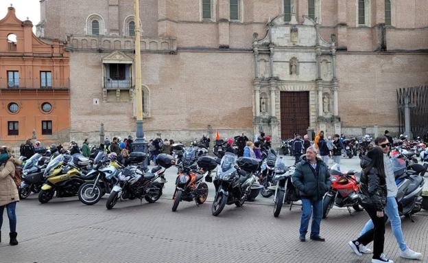 4.000 motauros inundan Medina del Campo de espíritu motero