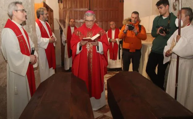 Las reliquias de ocho beatos mártires carmelitas reposan ya en la iglesia del Henar de Cuéllar