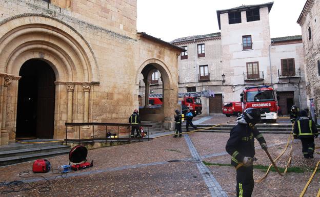 Las obras en Santa Eulalia sacan a la luz vestigios que se podrían corresponder con un antiguo atrio