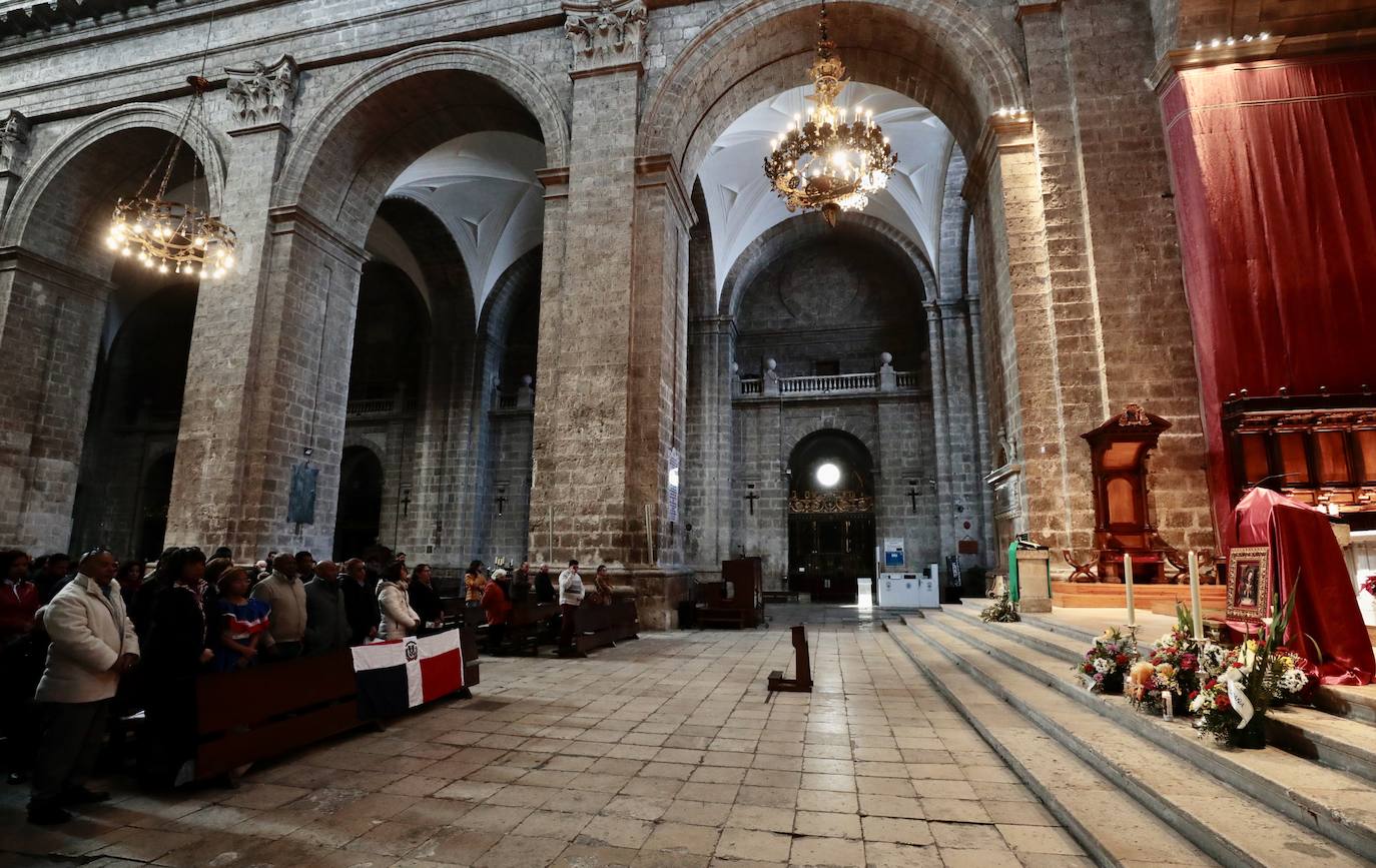 La comunidad dominicana en Valladolid honra a su patrona