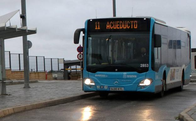 Los autobuses a la estación del Ave amoldan este lunes sus horarios a los cambios de Renfe