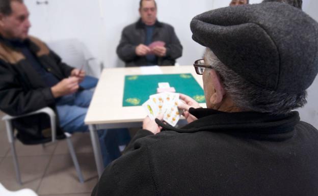 Mil hogares con un solo mayor de 65 años engordan cada año la epidemia de soledad