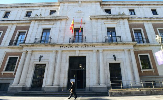 Absuelto el acusado de violar a su pareja y amiga de juegos de rol en Valladolid