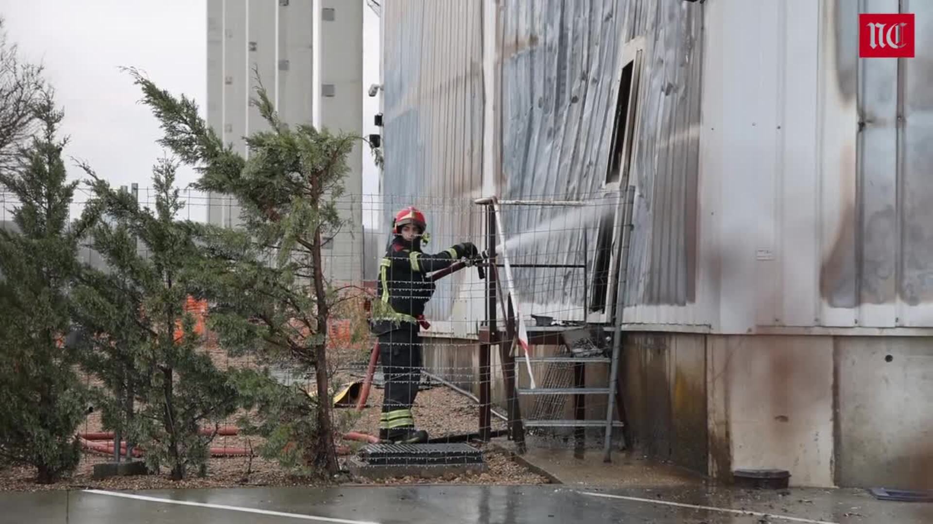 Un incendio destruye la fábrica de Cascajares en Dueñas