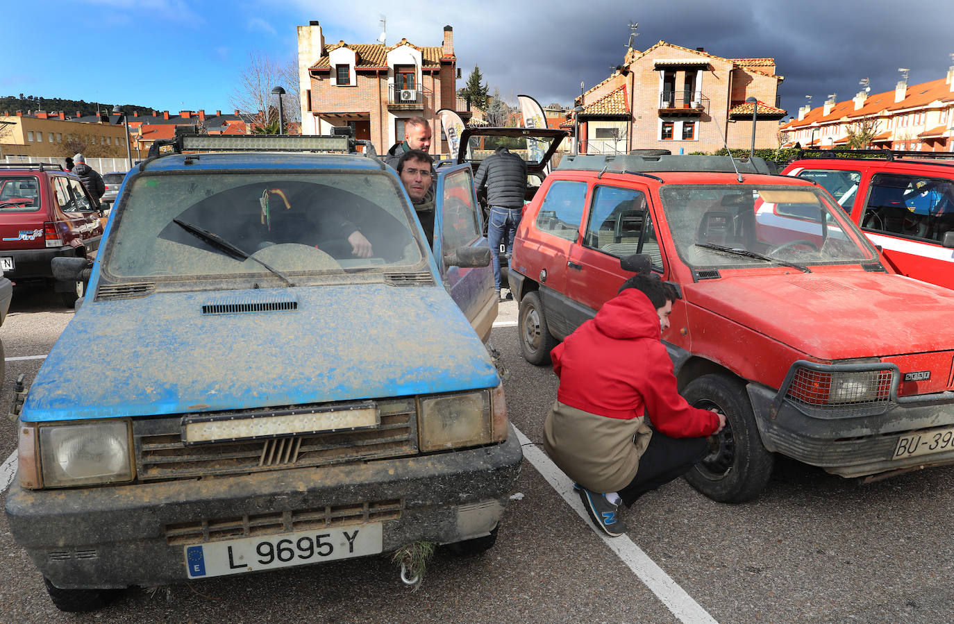 Un centenar de coches Panda invade Villamuriel