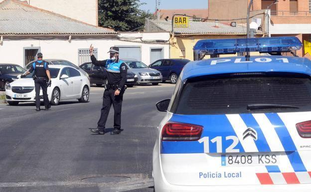 Cuadruplica la tasa de alcohol tras golpear su coche contra un bordillo en Medina
