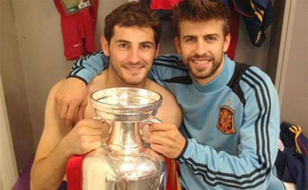 Gerard Piqué se burla en Twitter de Casillas