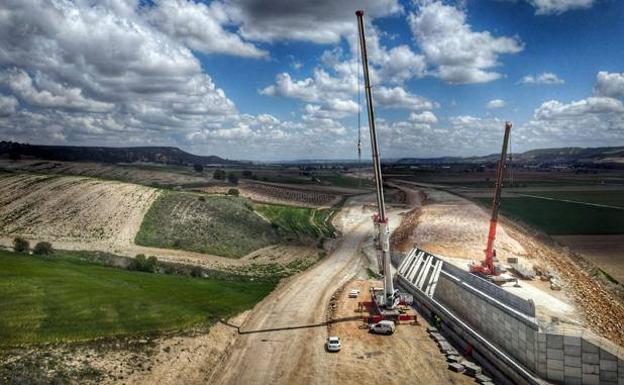 Publicada la adjudicación de la mejora de la N-122 entre Aranda y el límite con Valladolid
