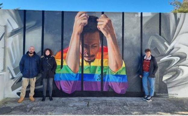 Mota y San Pelayo inauguran murales para visibilizar al colectivo LGTBI