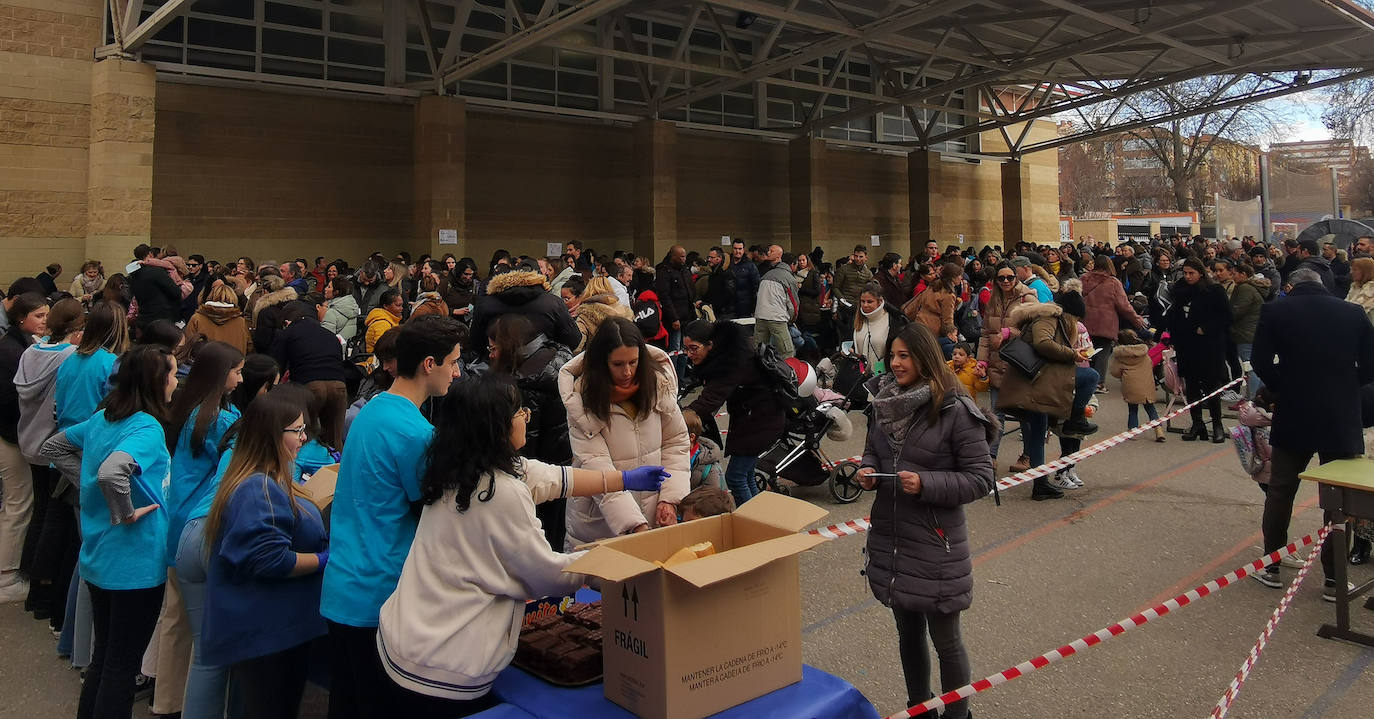 Merienda solidaria en el colegio Claret