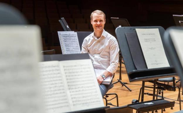 El músico que toca el violín de Mozart, en Valladolid