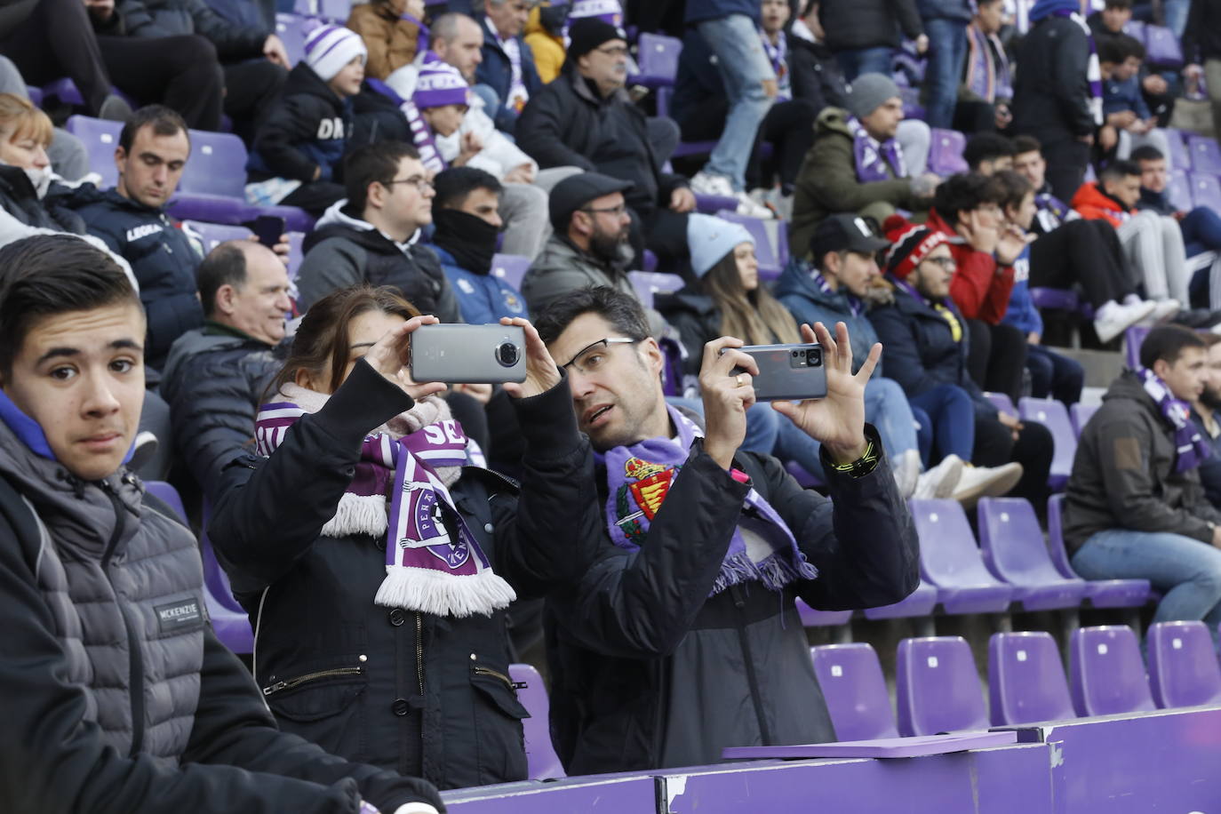 Búscate en la grada del partido del Real Valladolid ante Osasuna (1/5)