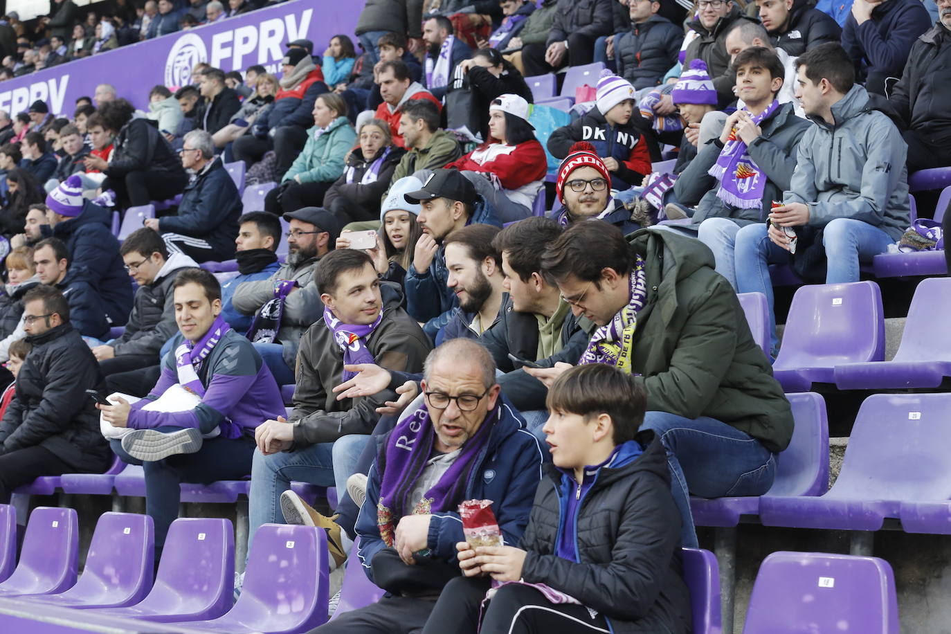 Búscate en la grada del partido del Real Valladolid ante Osasuna (5/5)