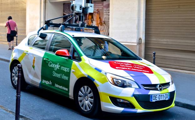 El coche de Google se graba atropellando a una persona
