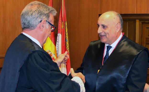 El abogado Emilio Fuentetaja inicia su mandato con el reto de renovar el optimismo de los colegiados