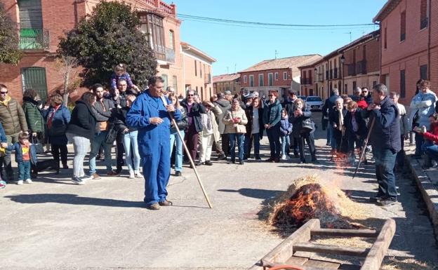 La fiesta de la matanza de Palazuelo reúne a cientos de personas