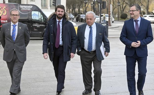 El escaño 82: 'PP y Vox en la Junta: Vidas separadas'