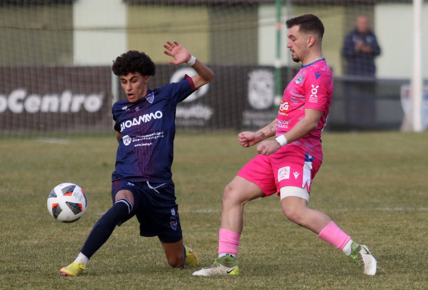 La Gimnástica Segoviana se impone con contundencia al Coria (3-0)