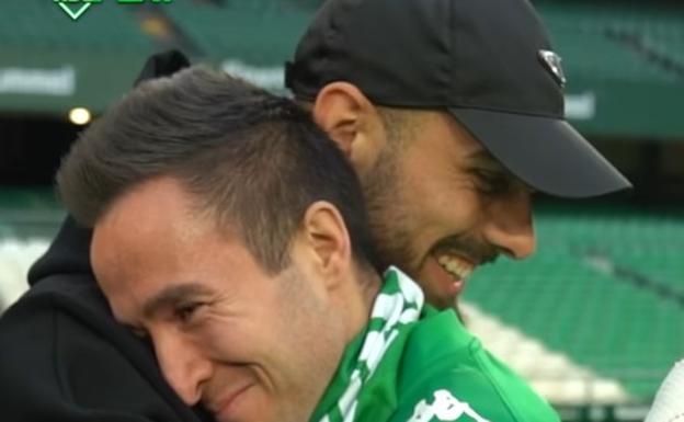 El gran detalle de Borja Iglesias y el Real Betis con el salmantino invidente Rubén Martín