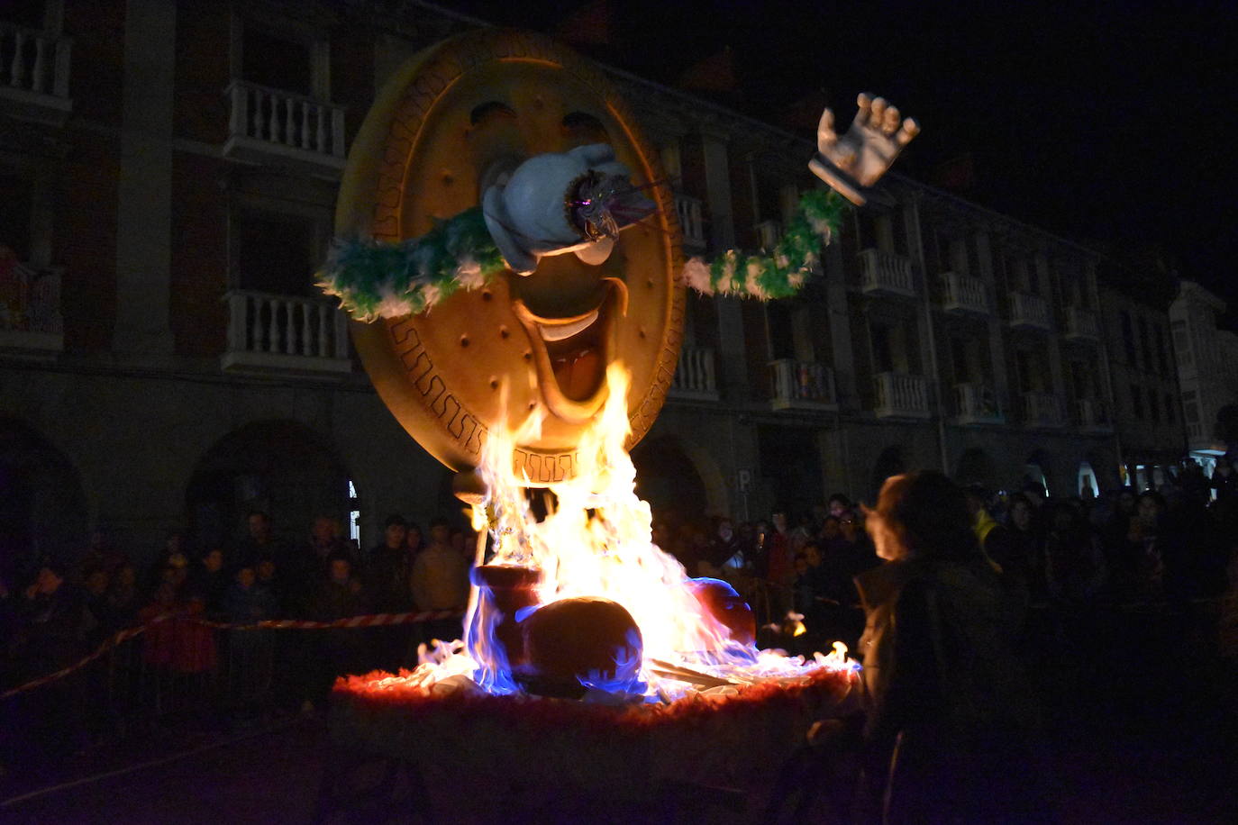 Entrega de premios de los disfraces y quema de la galleta en Aguilar