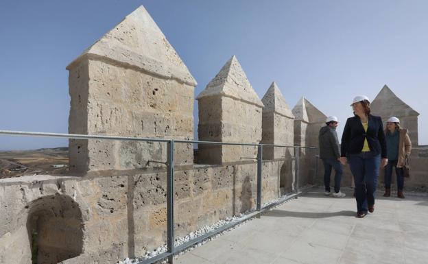 El castillo de Monzón repara la torre del homenaje para abrir al turismo en verano