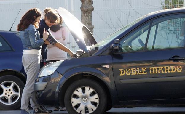 La DGT busca profesores: hasta 30.000 euros de sueldo al año