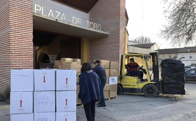 Belenistas de Cuéllar envían dos camiones de ayuda humanitaria a Siria y Turquía