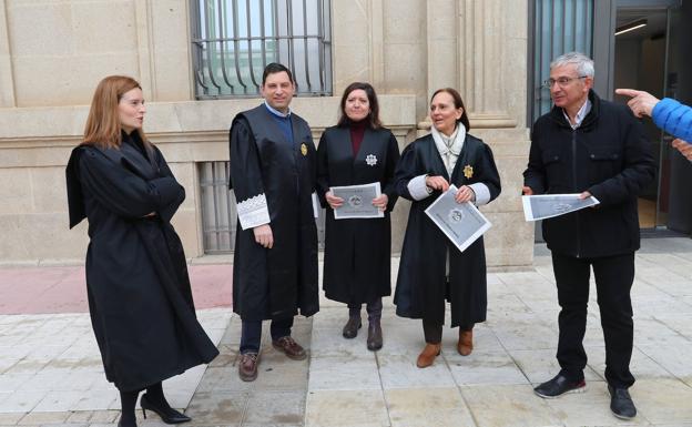 Los letrados de Justicia cifran en diez meses el retraso ya en la Administración por su huelga