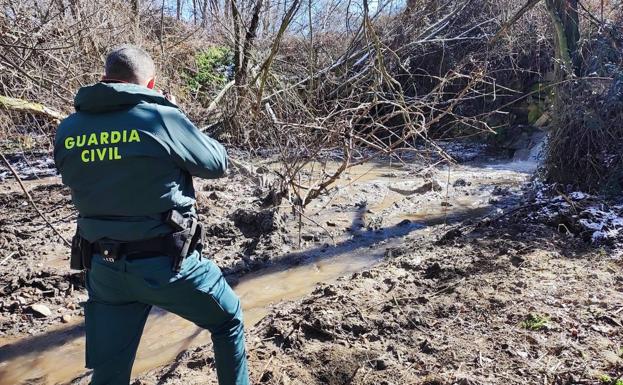 Un atasco en el colector causa un posible vertido de sangre al Eresma en Segovia