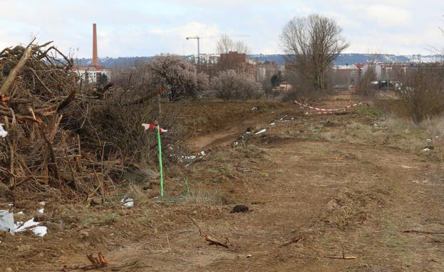 Arrancan las obras para conectar el 'tren burra' y el Canal con los carriles bici de la orilla del Carrión
