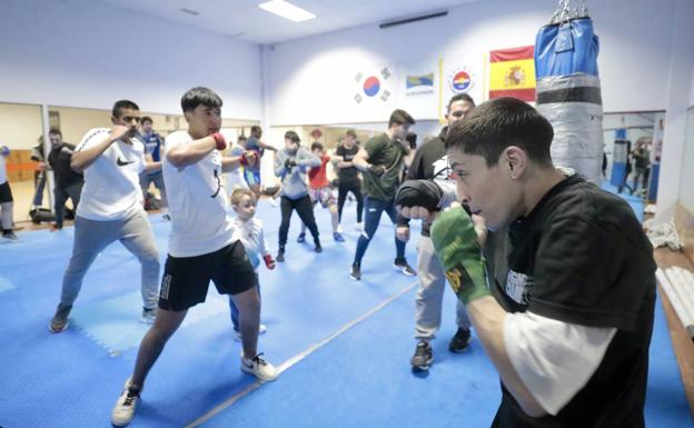 El Chami se pone los guantes