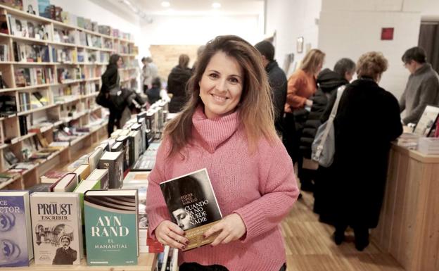 Esther López Barceló y su novela contra los silencios y los nombres invisibles