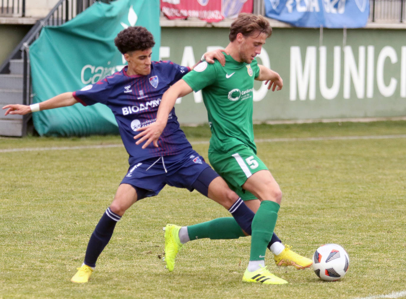 Cómoda victoria de la Gimnástica Segoviana ante el Cerdanyola (3-0)