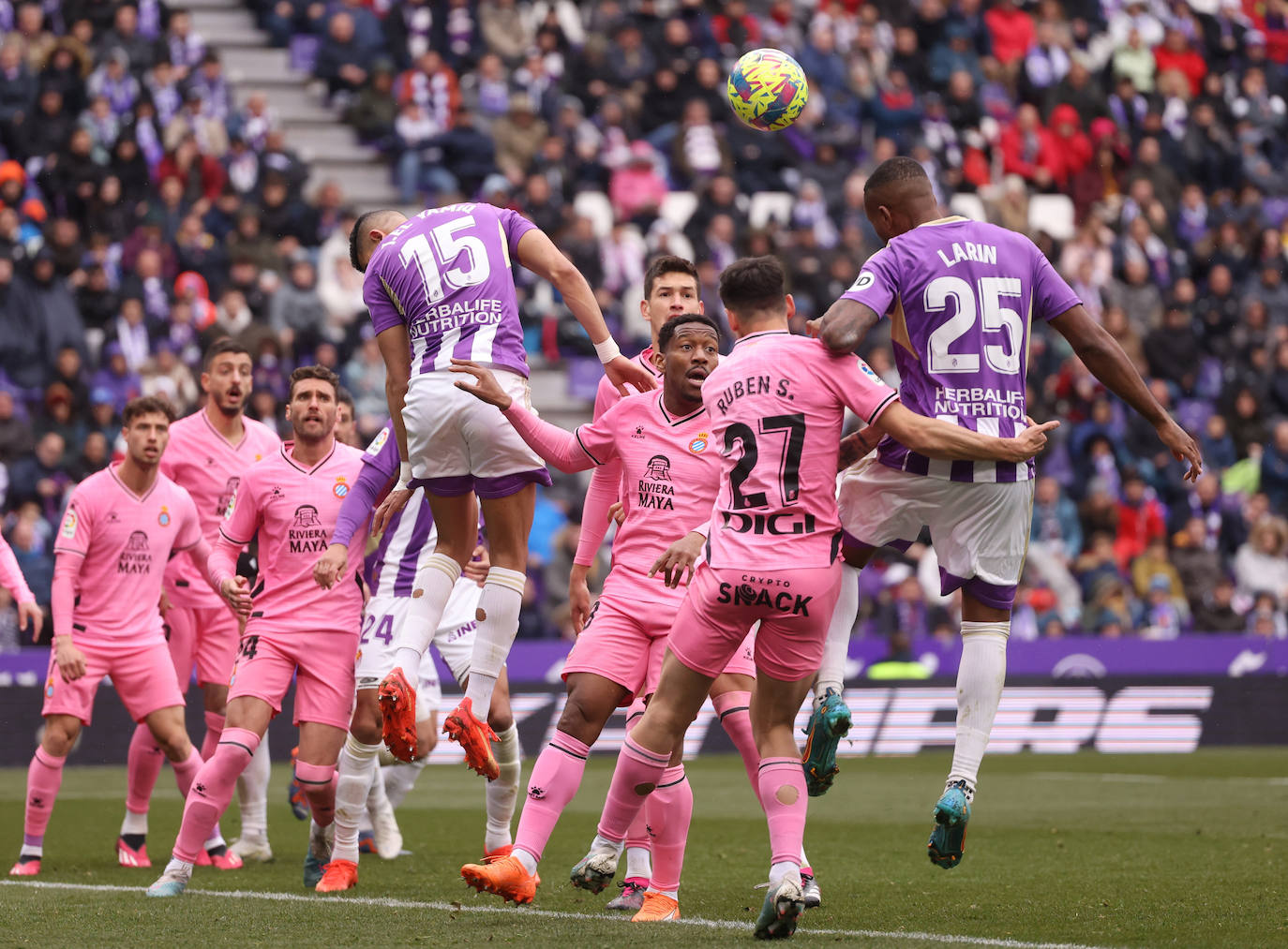 Las imágenes del partido entre el Real Valladolid y el Espanyol