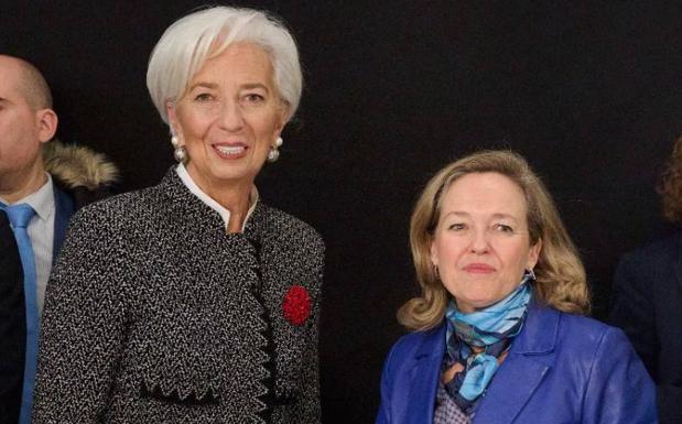 Los tipos, lejos de tocar techo