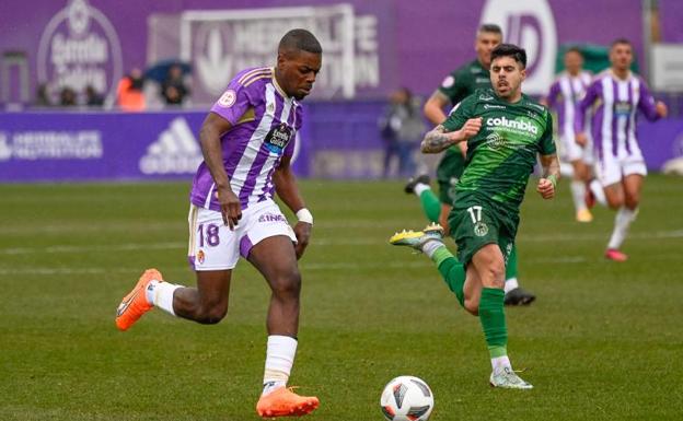 El Real Valladolid Promesas se topa con un roble en los Anexos