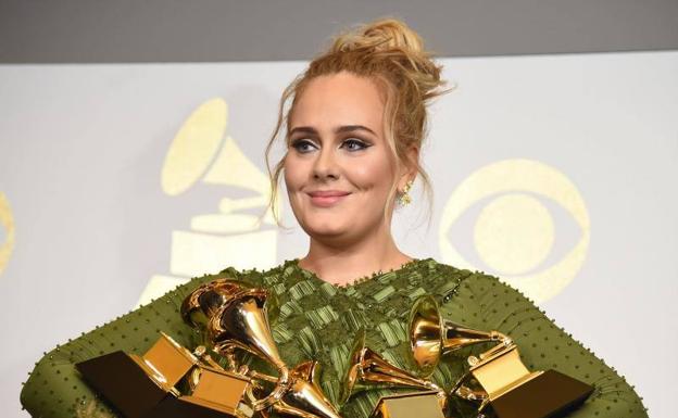 Adele no puede contener las lágrimas ante la tierna historia de uno de sus fans