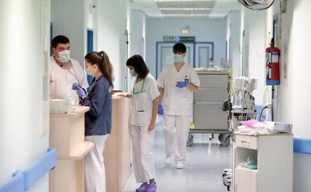 «Debería haber» 2.500 profesionales más, advierten los Colegios de Enfermería